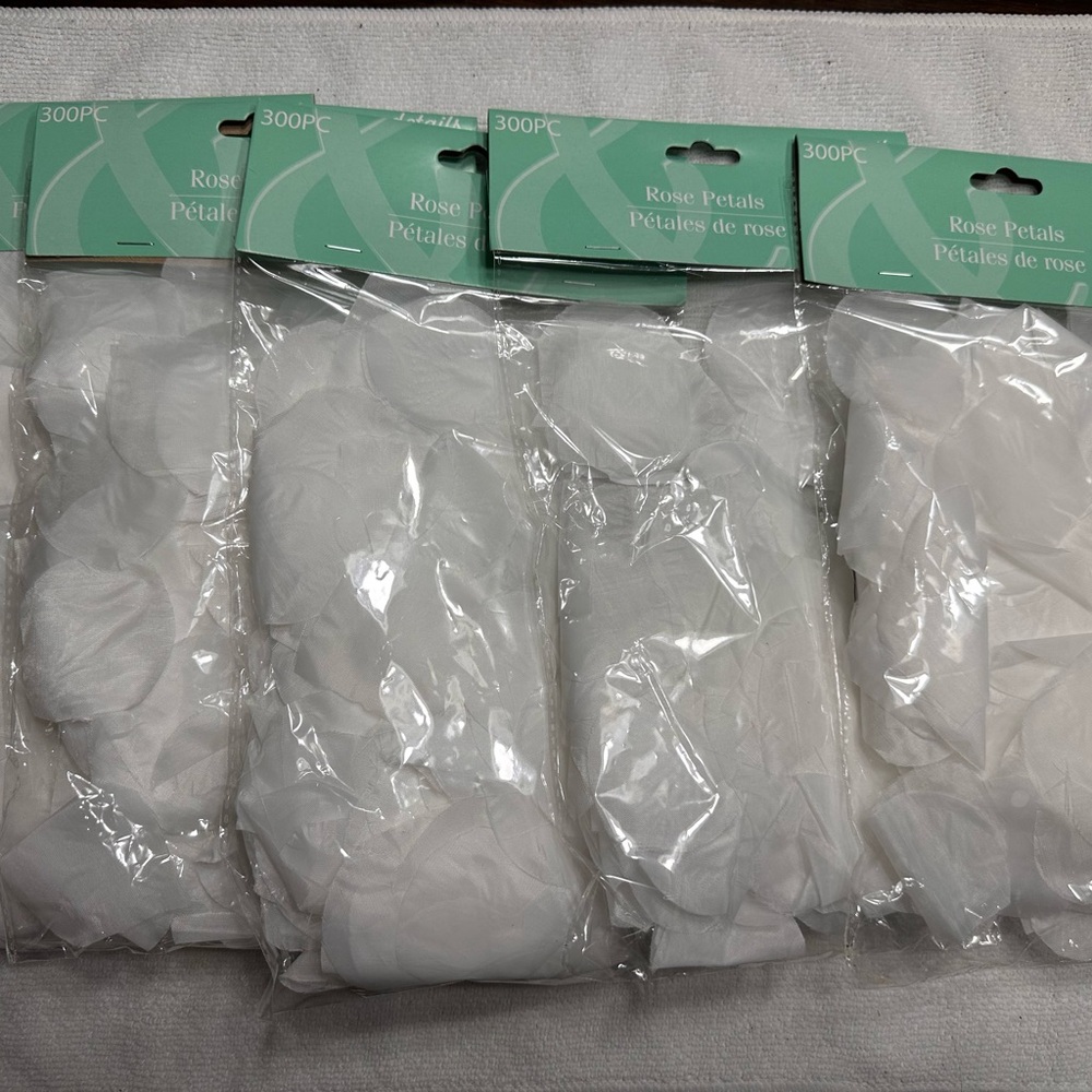 White Rose Petals 300PC Pack